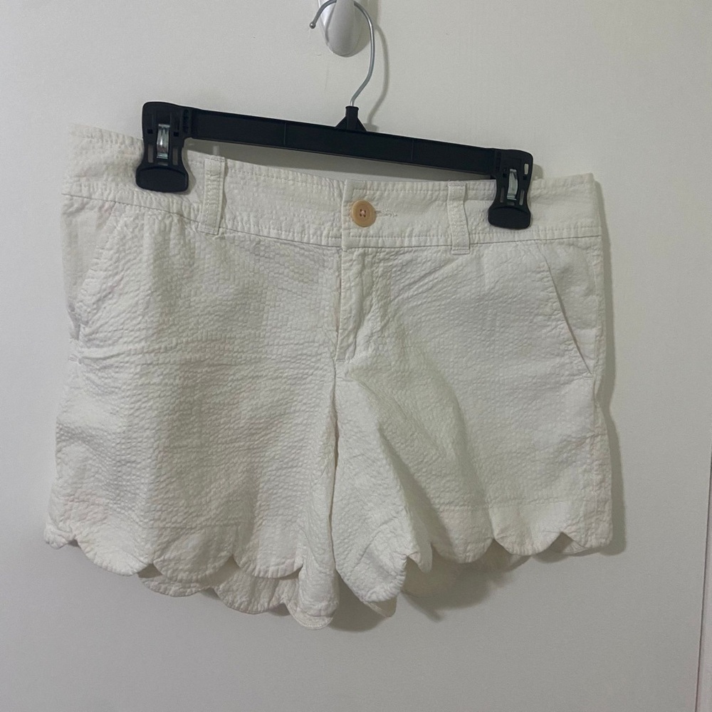 Lilly Pulitzer | Women’s White Scalloped Cotton Shorts | Size 4
